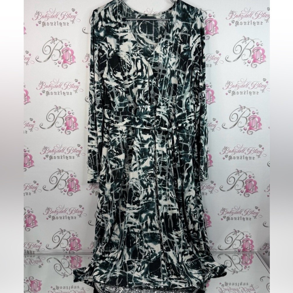 Marc aurel dress abstract, blue white, black Monochrome Long Sleeve Dress